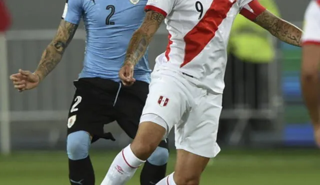 José María Giménez ya sabe lo que es jugar contra Paolo Guerrero.