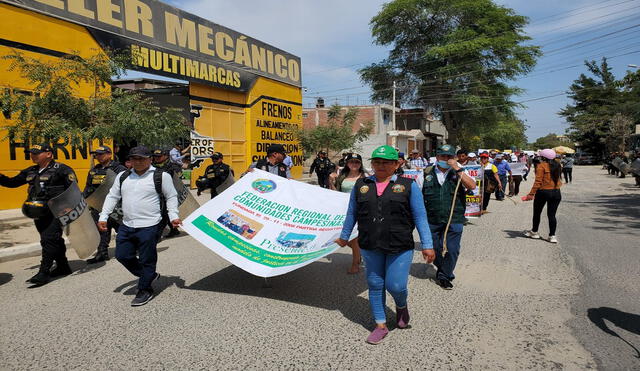 Integrantes de rondas campesinas de Piura exigen nuevas elecciones. Foto: Almendra Ruesta.