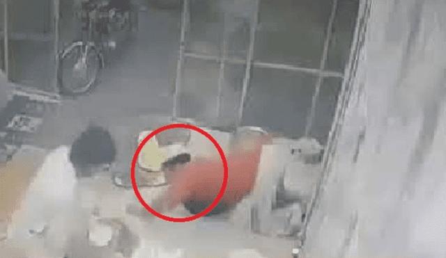 YouTube: panadero cayó dentro del horno encendido y el final petrificó a todos [VIDEO]