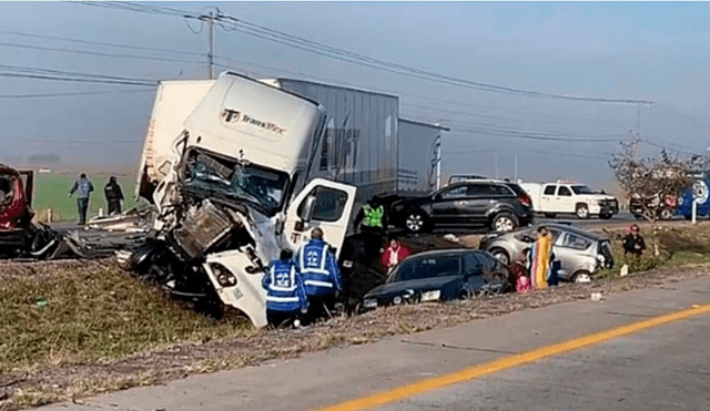 Registran una muerte tras choque múltiple de vehículos en carretera México-Querétaro