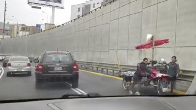 #YoDenuncio: ciudadanos se trasladan en triciclo por la Av. Javier prado [VIDEO]