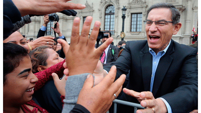 Martín Vizcarra: 76% de peruanos encuestados considera demócrata al presidente