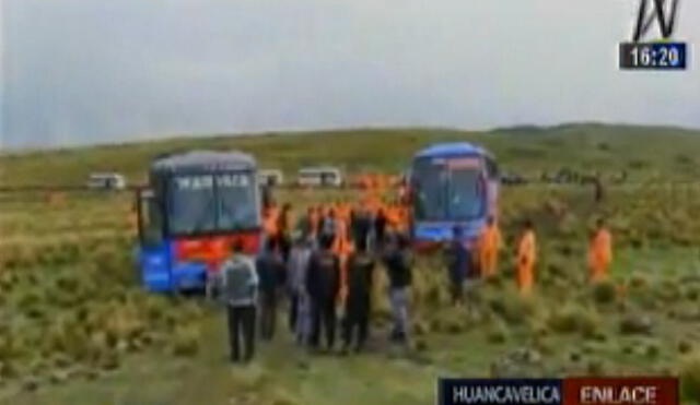 Huancavelica: Delincuentes armados asaltan dos buses y se llevan más de s/60 mil 