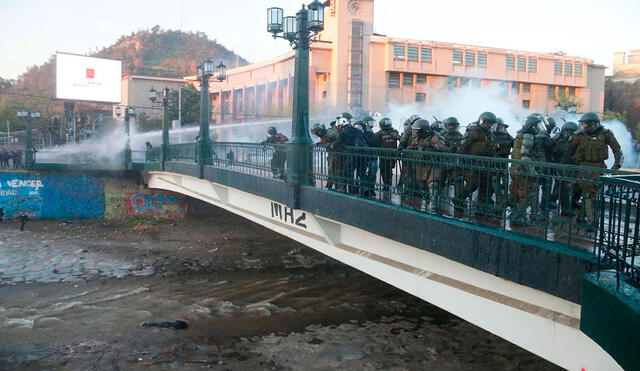 El incidente ocurrió el viernes 2 de setiembre durante una manifestación en la capitalina Plaza Italia, Chile. Foto: EFE
