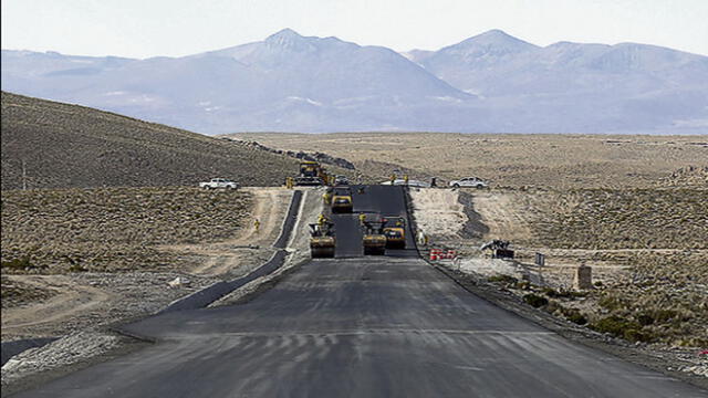 Bolivia concluirá tercer tramo de vía Tacna-Collpa