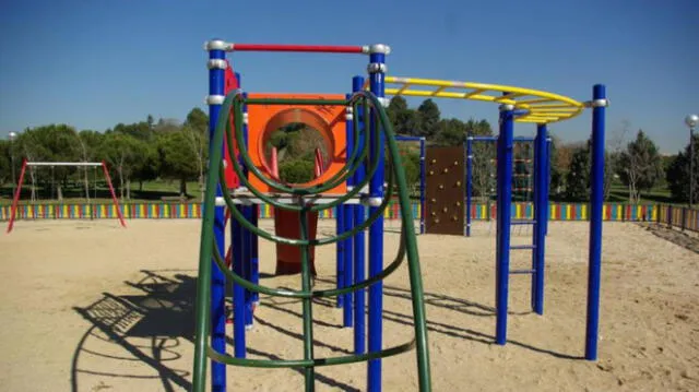 En España, detienen a tres jóvenes por tener sexo en un parque infantil