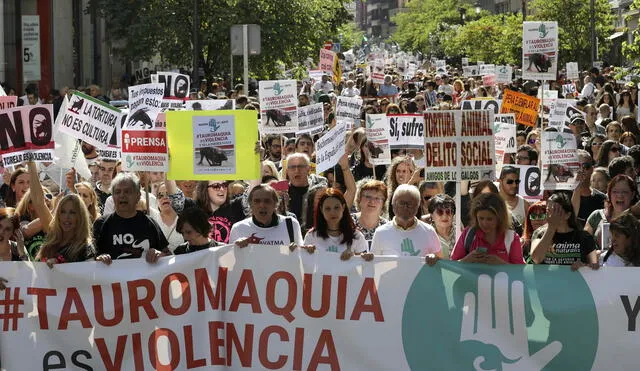 Miles protestan en Madrid contra las corridas de toros 
