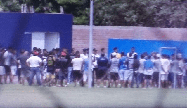 Barristas a jugadores de Alianza Lima: "Varios de ustedes no tienen actitud" [VIDEO]