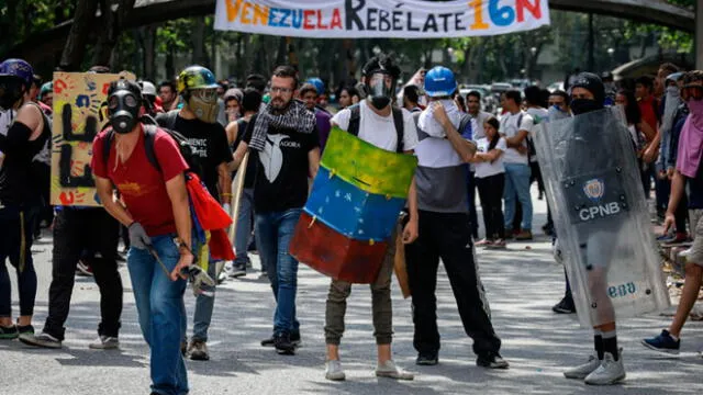 Venezuela marcha junto a Juan Guaidó este 16 de noviembre. Foto: EFE.