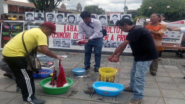 Ayacucho: lavan banderas en rechazo al indulto de Alberto Fujimori