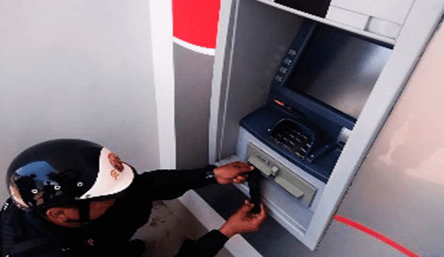 Trujillo: delincuentes adulteran cajero automático para retener dinero