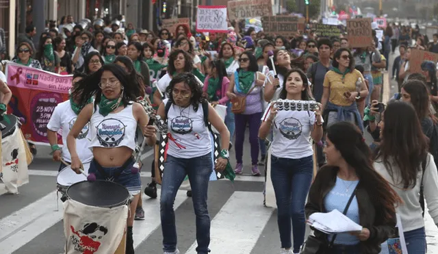 Marcha de mujeres "Juntas contra todas las violencias" inició al promediar las 3 de la tarde. Foto: Michael Ramón