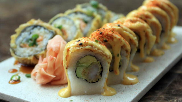 Vetaron a cliente en restaurante por comer más de 100 platos de sushi