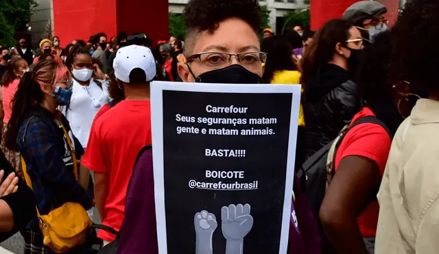 Manifestantes piden justicia por la muerte de Joao Alberto en Sao Paulo. Foto: G1