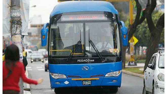 Aplican más de 24 000 papeletas a conductores que invaden carril del Corredor Azul