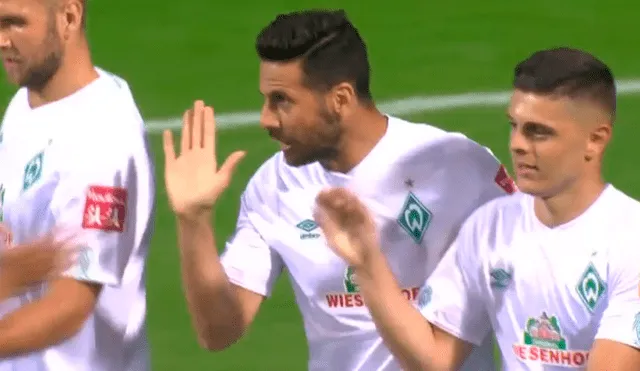 Claudio Pizarro debuta en la temporada 2019-20 con doblete de goles en la DFB Pokal con la camiseta del Werder Bremen.