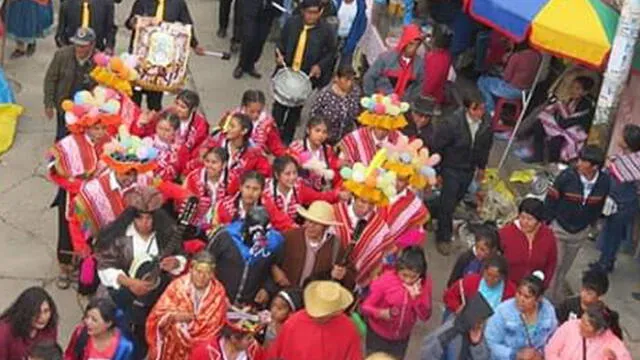 Pasco: tradicional pasacalle congregó a decenas de turistas 