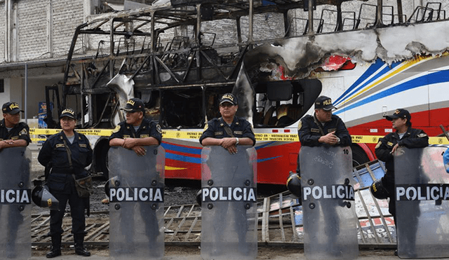 Incendio en Fiori: Pasajera afirma que vio a sujeto rociar gasolina en bus [VIDEO]