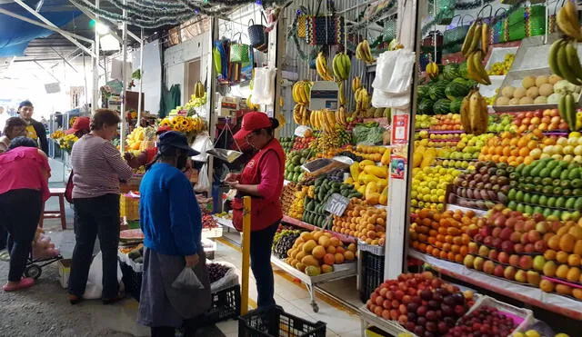 Arequipa. comerciantes temen nuevos paros que los perjudique económicamente. Foto Wilder Pari URPI LR