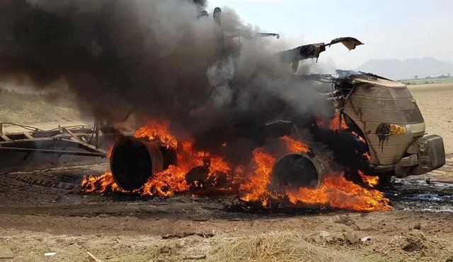 Extorsionadores disparan y queman tractor de empresario agrícola Casa Grande La Libertad
