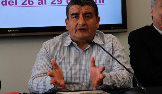 Humberto Acuña lamentó que el terminal marítimo siga postergado.