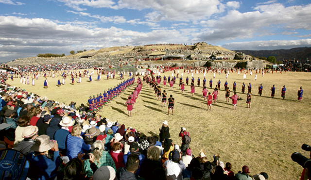 Fiesta del sol. Cerca de 320 mil turistas arribaban a la ciudad imperial cada junio para apreciar la escenificación del Inca y de todo su séquito.
