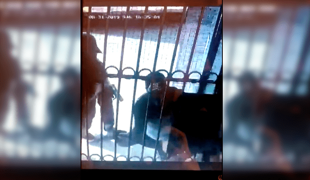 Video muestra la violencia con la que atacaron a la víctima.