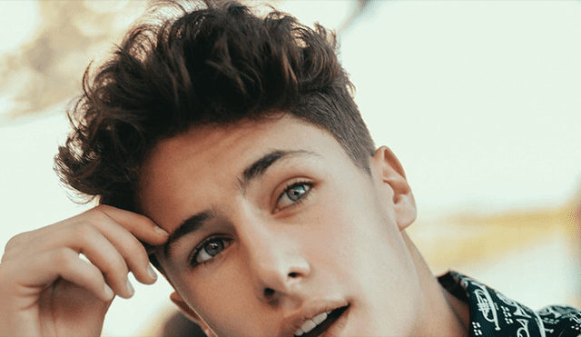 Juanpa Zurita posa junto a su figura de cera y seguidores enloquecen