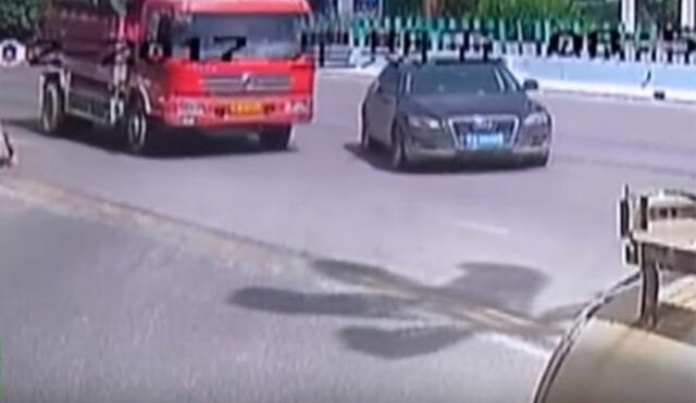 YouTube: imprudente maniobra de conductor provocó que sufra terrible accidente