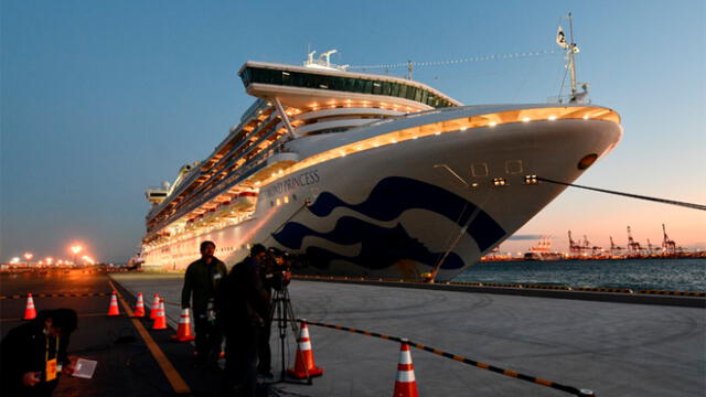 Se triplican casos de coronavirus en crucero de lujo que ancló en Japón