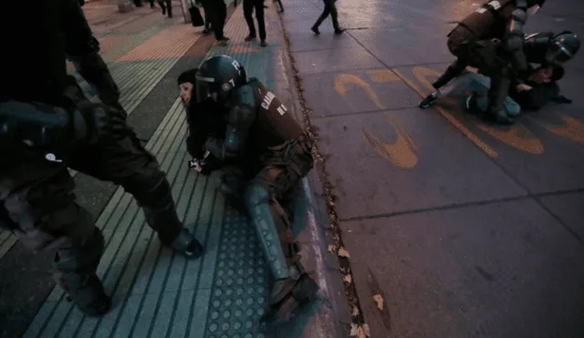 Chile: decenas de detenidos deja protesta estudiantil en Santiago