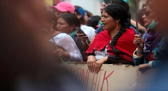 Las mujeres tan tomado un rol protagónico en las protestas contra la eliminación de los subsidios. Foto: EFE