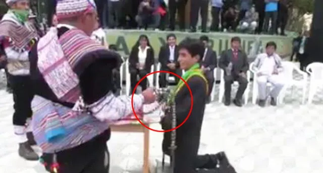 Alcalde recibió latigazos en su juramentación en Huancavelica [VIDEO]