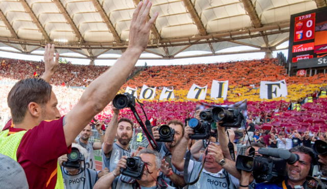 YouTube: El espectacular mosaico con el que despidieron a Totti [VIDEO]