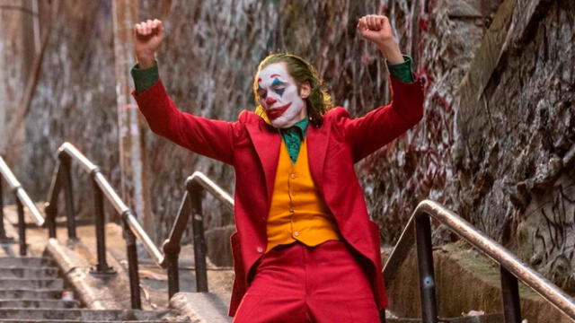 Dirigida por Todd Phillips y con Joaquin Phoenix como Arthur Fleck, Joker ya se encuentra en las salas de cine. Foto: Difusión