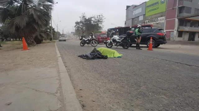 Vecinos se quejaron que el mal estado de las pistas y la falta de semáforos producen constantes accidentes mortales. (Foto: Grace Mora / La República)