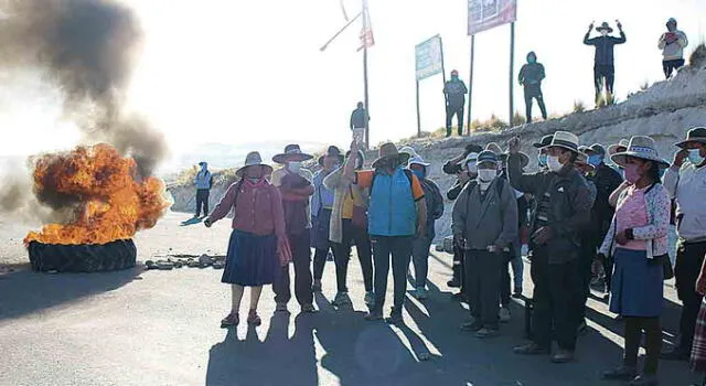 disturbios. No solo está bloqueado el corredor minero, también los manifestantes provocaron disturbios en instalaciones cerca del campamento minero.