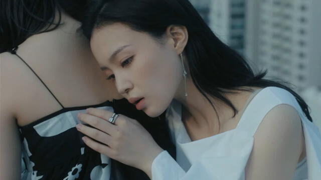 Lee Hi "HOLO"