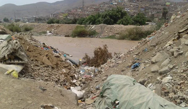 Comas: Alertan desborde del Río Chillón 