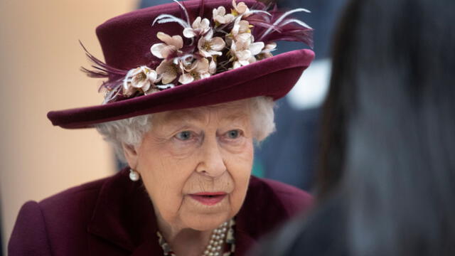 Debido a su edad, la líder de la familia real se encuentra dentro del grupo de riesgo de la enfermendad. (Foto: AFP)