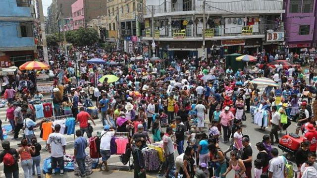 La Victoria: Funcionarios municipales cobran cupos a comerciantes de Gamarra para laborar en las calles