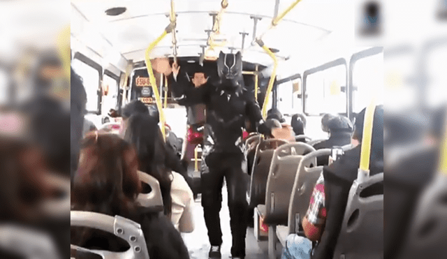 Facebook: 'Black Panther' bailó en bus de Perú e hizo reír a pasajeros [VIDEO]