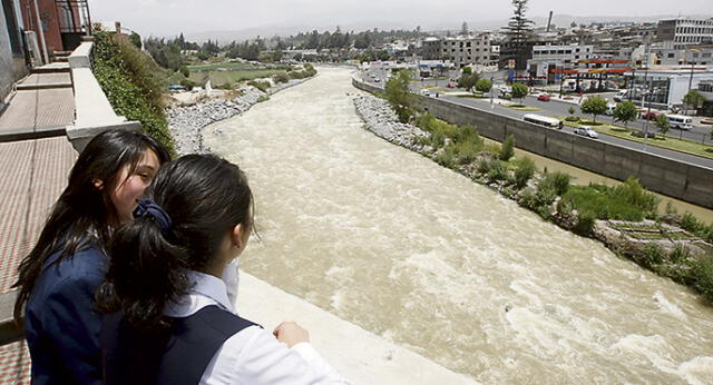 Arequipa: 45 vertimientos que contaminan el río Chili