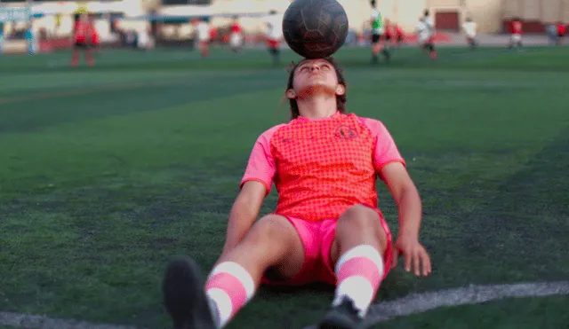 Cindy Novoa llama la atención a los jugadores que no apoyan al fútbol femenino.