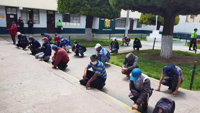 Policía los castigó con algunos ejercicios físicos.