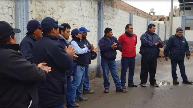 Obreros protestan por incumplimiento de pacto colectivo en EPS Tacna [VIDEO]