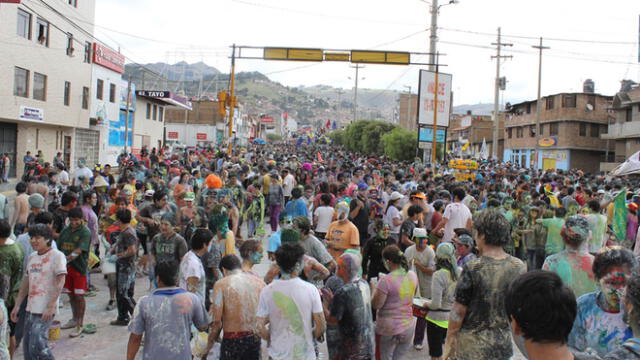 Promueven no desperdiciar el agua durante carnaval de Cajamarca