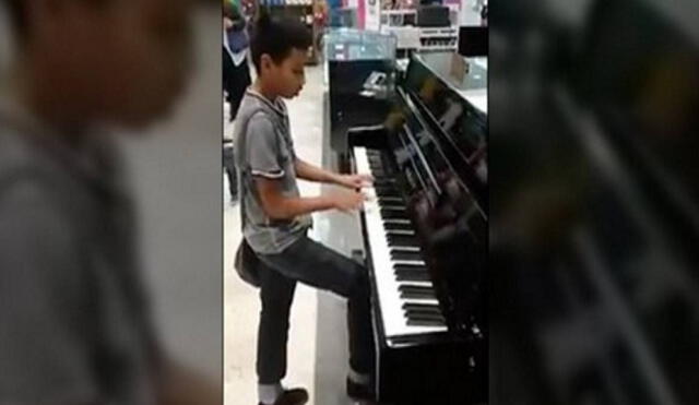 En Facebook, niño enamora al tocar el piano y ahora dueños de 'mall' lo buscan [VIDEO]