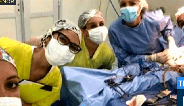 Selfies de doctores en plena cirugía causan indignación en el mundo