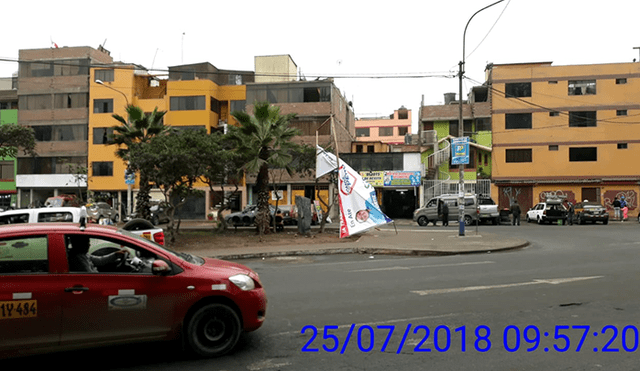 Elecciones municipales: carteles deteriorados amenazan vida de peatones en Ate